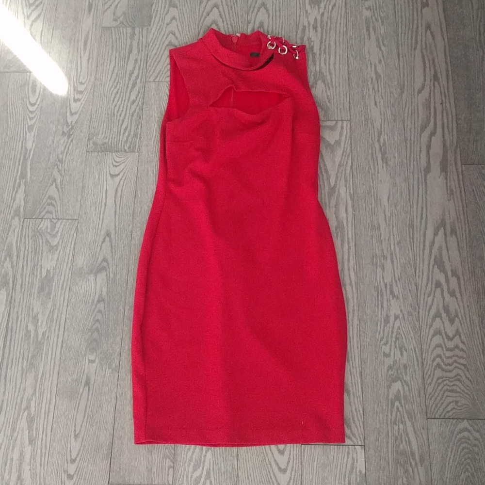 Beautiful starch red dress by Guess🌹🌹🌹💓